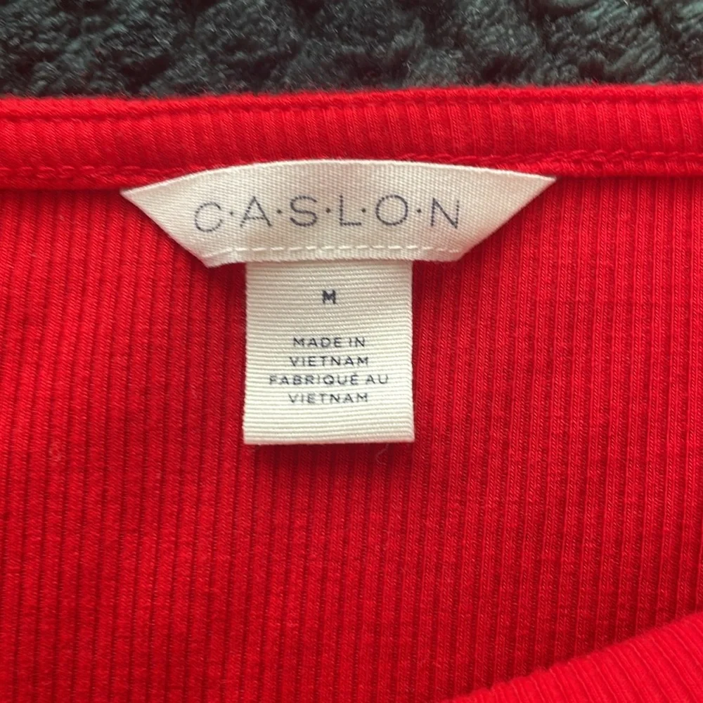 Red top - Picture 2 of 4